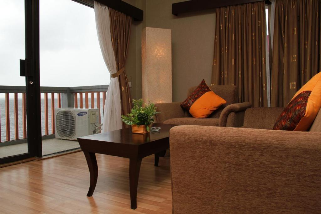 Hotel Bumi Asih Pandan Beach Resort Sibolga Exterior photo