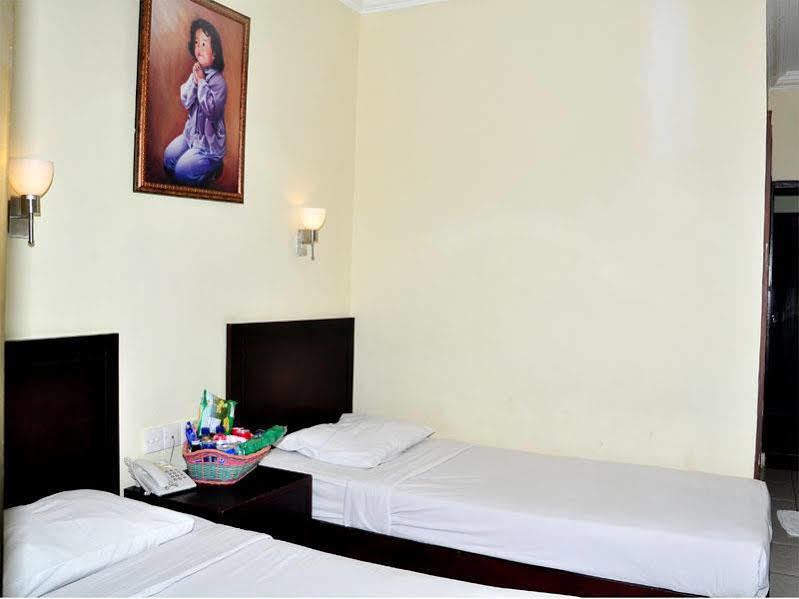 Hotel Bumi Asih Pandan Beach Resort Sibolga Exterior photo